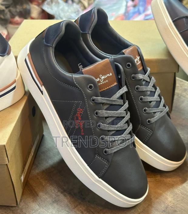 Pepe Jeans Casual
Grey - main view