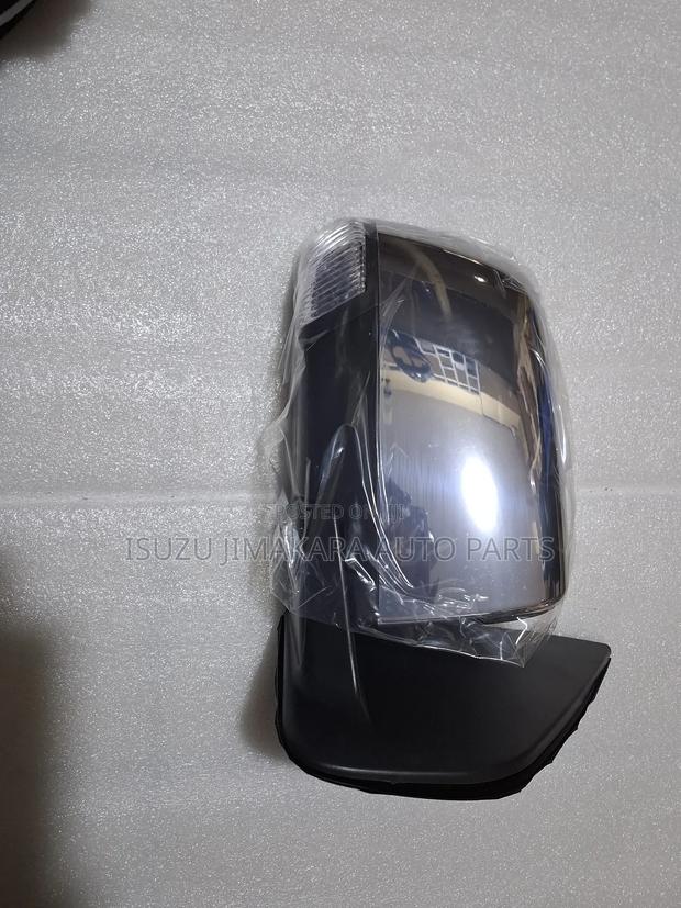 Isuzu Dmax Side Mirror Signal - thumbnail 2