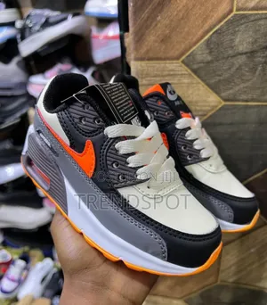 Airmax 90  
Kids 
Sizes (25-36)