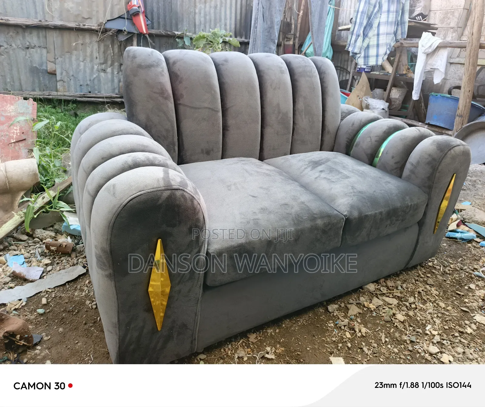 2seater Soffa on Sale