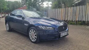 Jaguar XE 2015 Blue