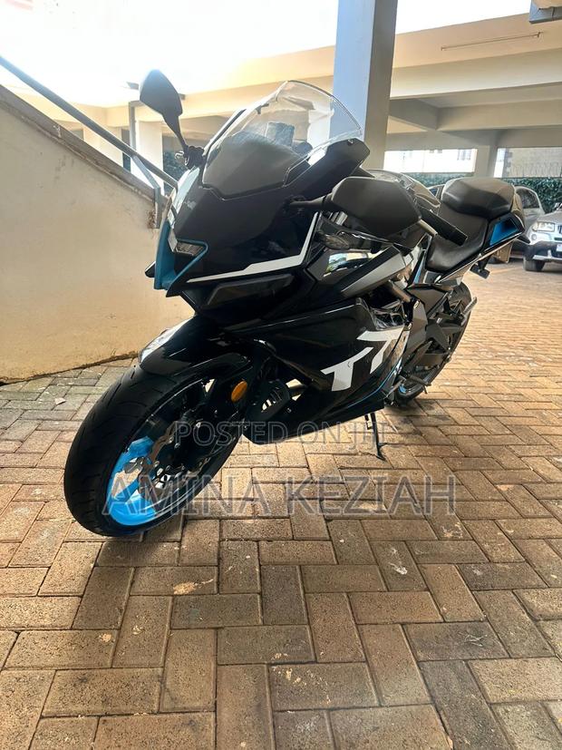 Motorcycle 2022 Silver - thumbnail 3