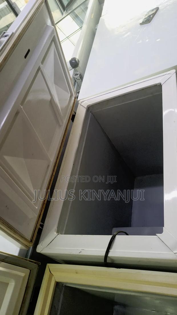 250L Fast Freezing Freezer - thumbnail 2