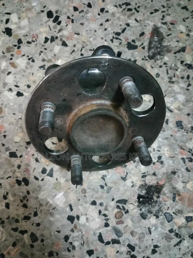 Toyota Vitz Rear Wheel Hub - thumbnail 2