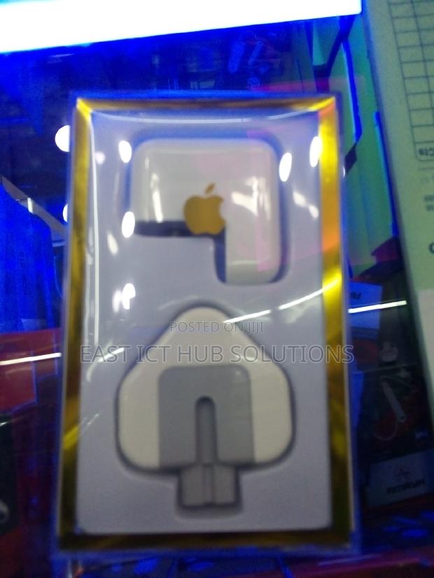 iPhone Usb And Complete Chargers - main view