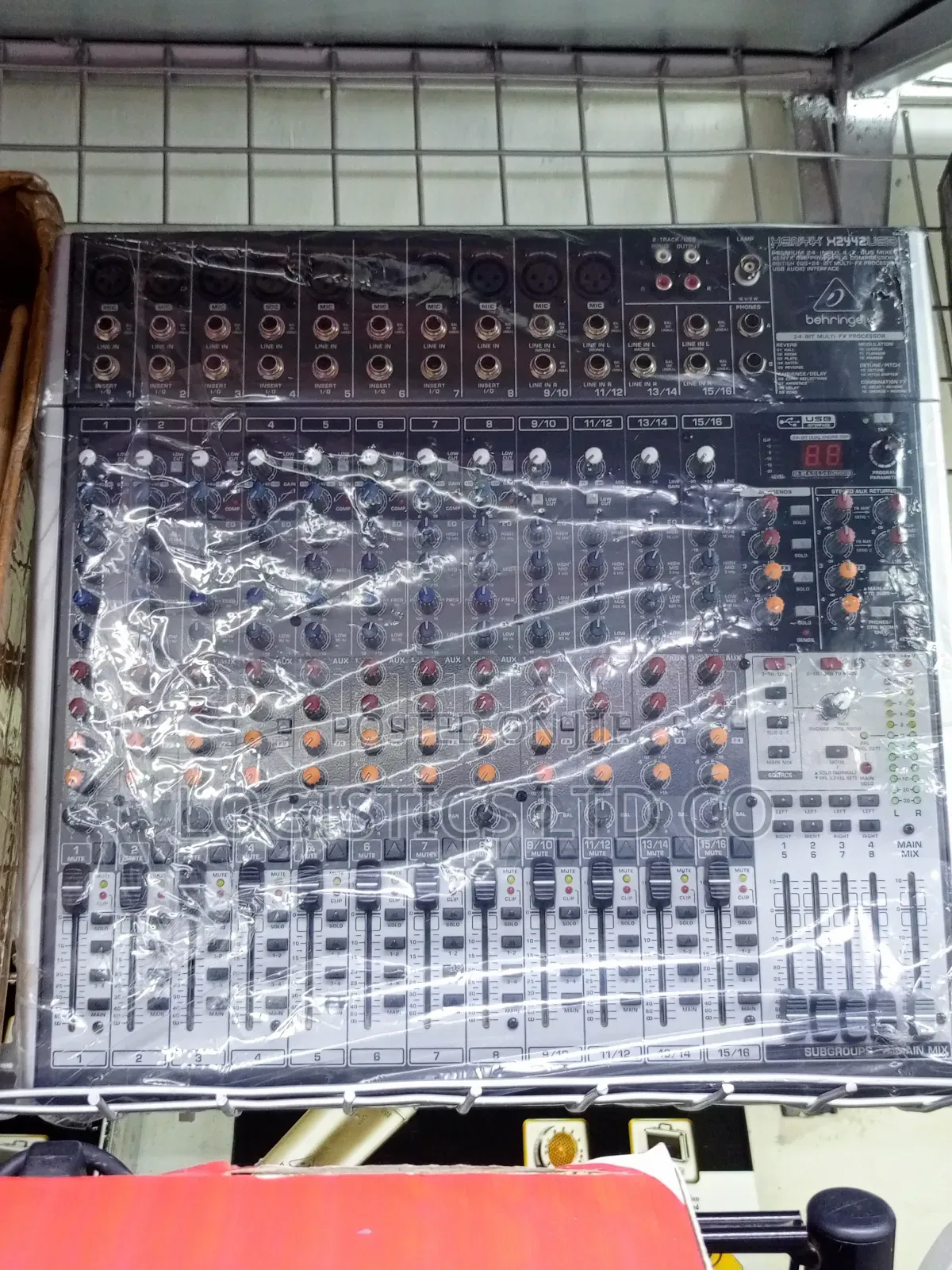 Behringer X1622USB Premium 16-Input 2/2-Bus Mixer With XENYX