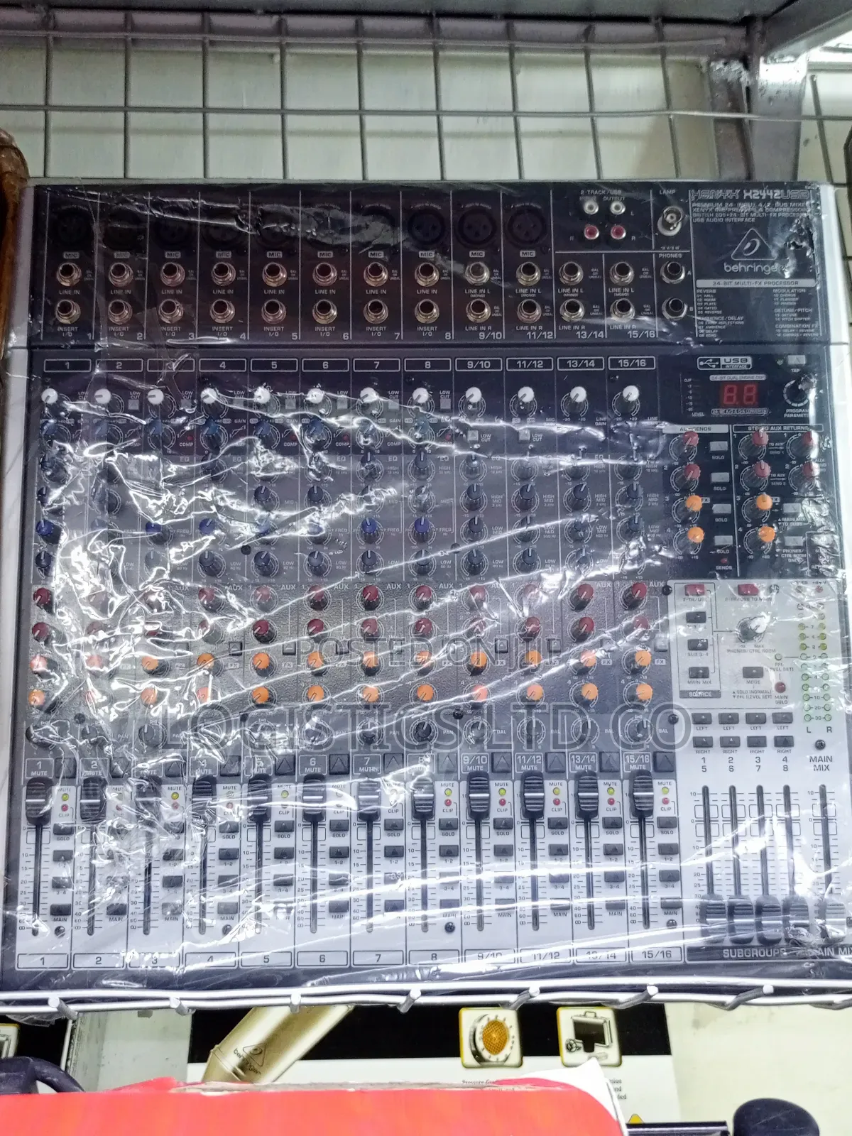 Behringer 16channel Plain Mixer