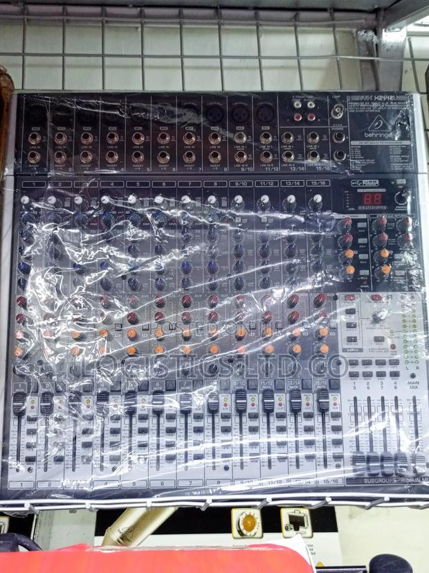 Behringer 16channel Plain Mixer