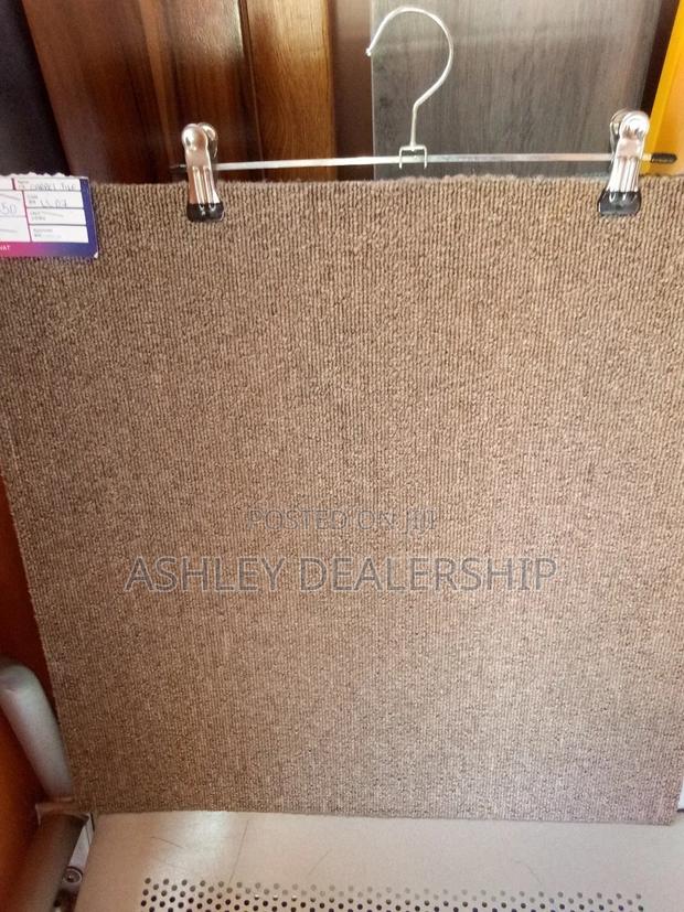 Beautiful Wall to Wall Carpet - thumbnail 3