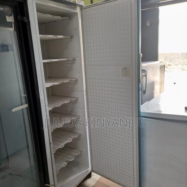 650L EX-UK Upright Freezer - thumbnail 2