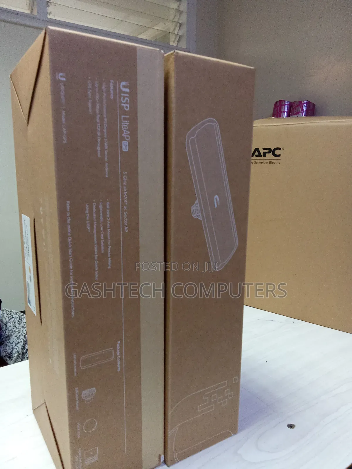 Lap GPS Ubiquity 90 Degree Sector Antenna