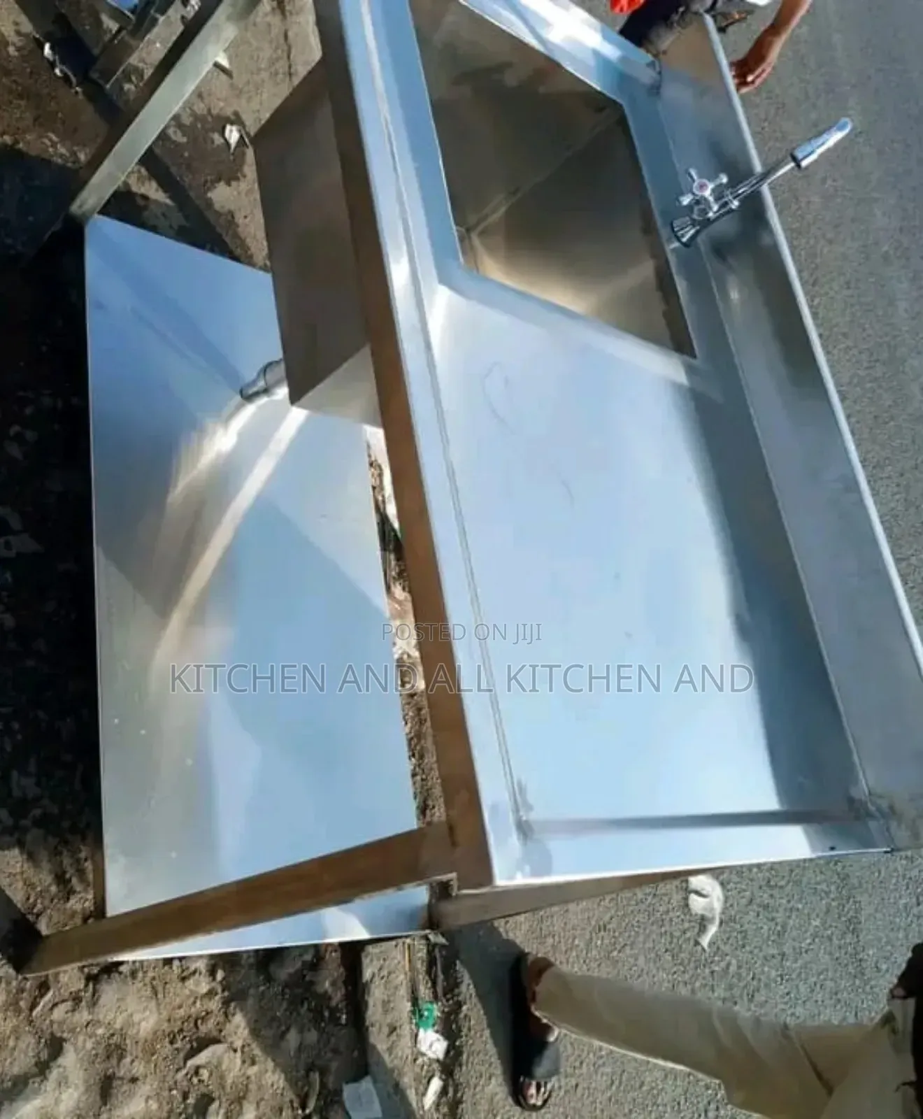 Single Brown Hand Wash Sink With Work Top