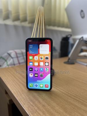 Apple iPhone 11 64 GB Black - main view