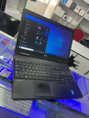Laptop Dell Latitude 5540 8GB Intel Core I5 SSD 256GB