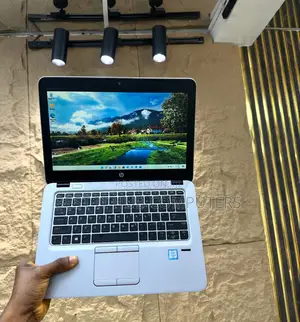 Laptop HP EliteBook 820 G3 8GB Intel Core I5 SSD 256GB