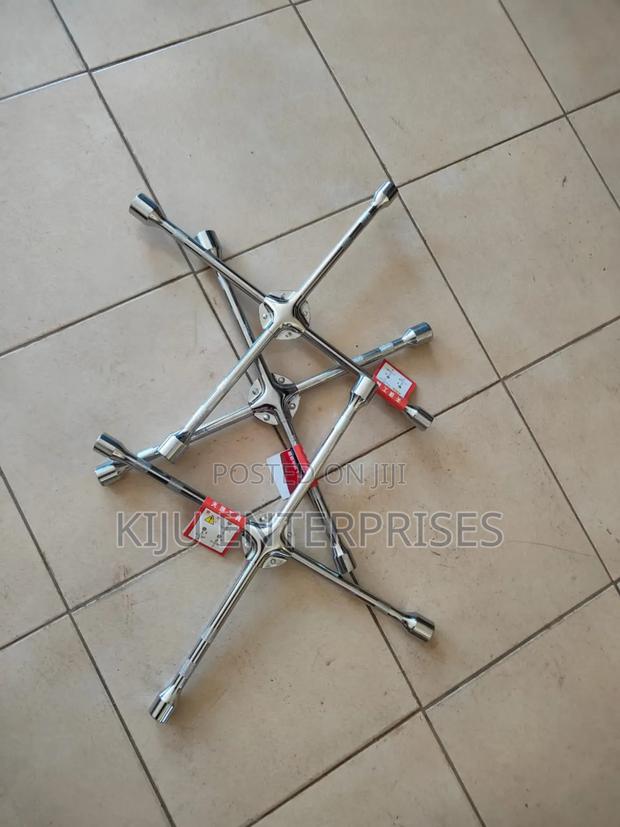 Cross Spanner - main view