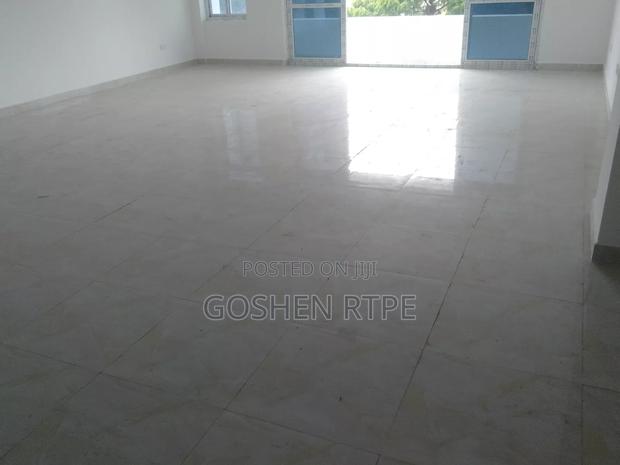 3bdrm Apartment in Kizingo for sale