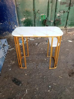 Manicure Table