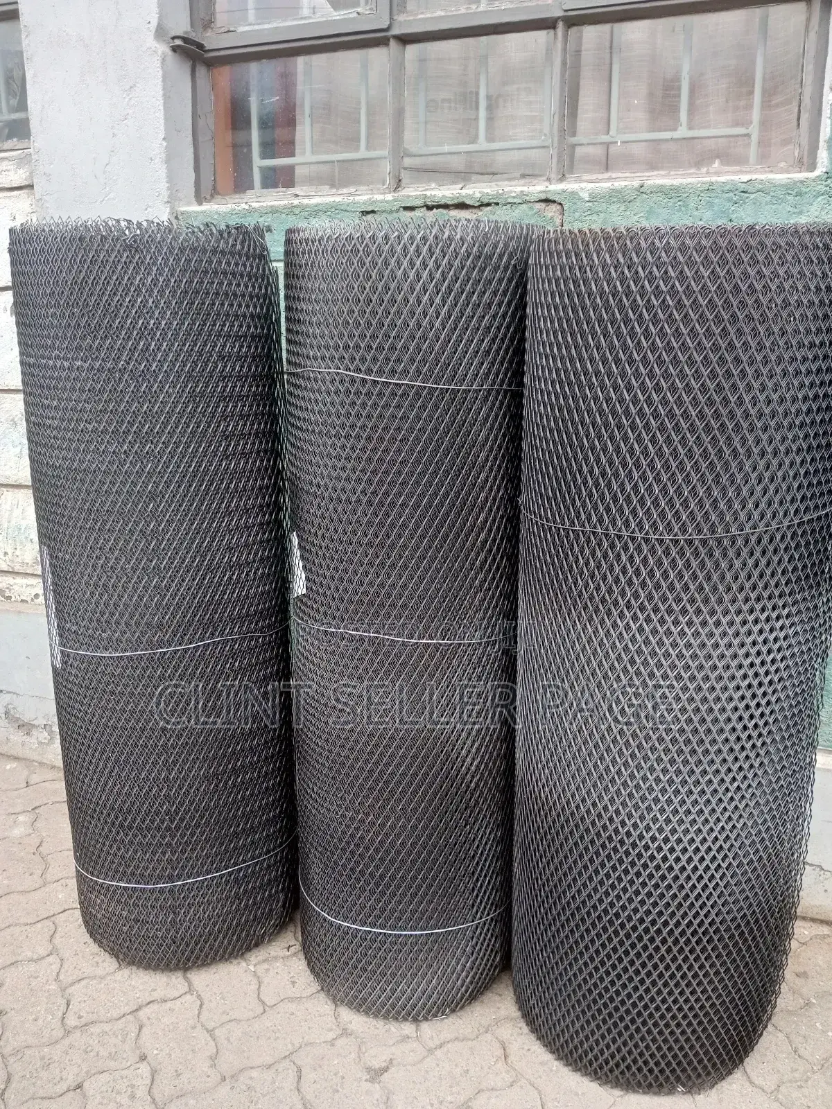 Expandable Metal Mesh.