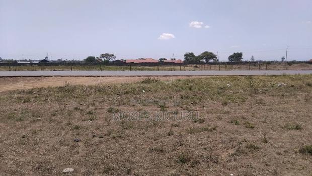 Juja, 5 Acres Touching Tarmac