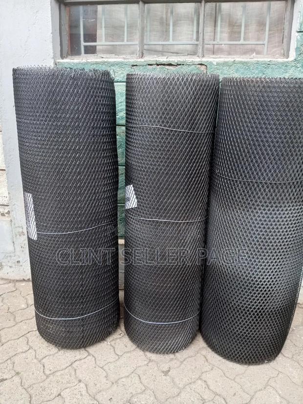 Expandable Metal Mesh / Medium Gauge.