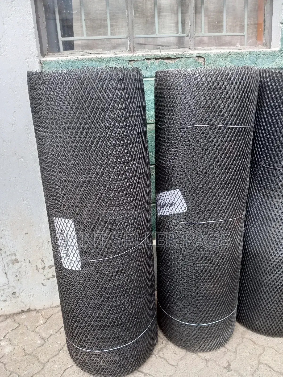 Expandable Metal Mesh / Medium Gauge.