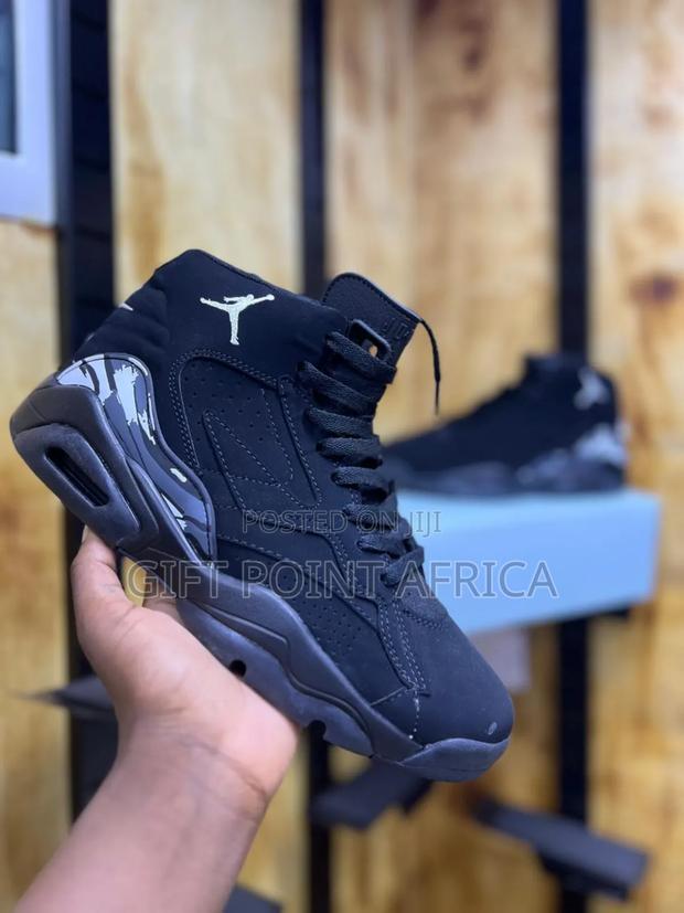 Black Jordan Raptors Sneakers - thumbnail 3