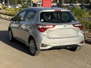 Toyota Vitz 2019 Silver