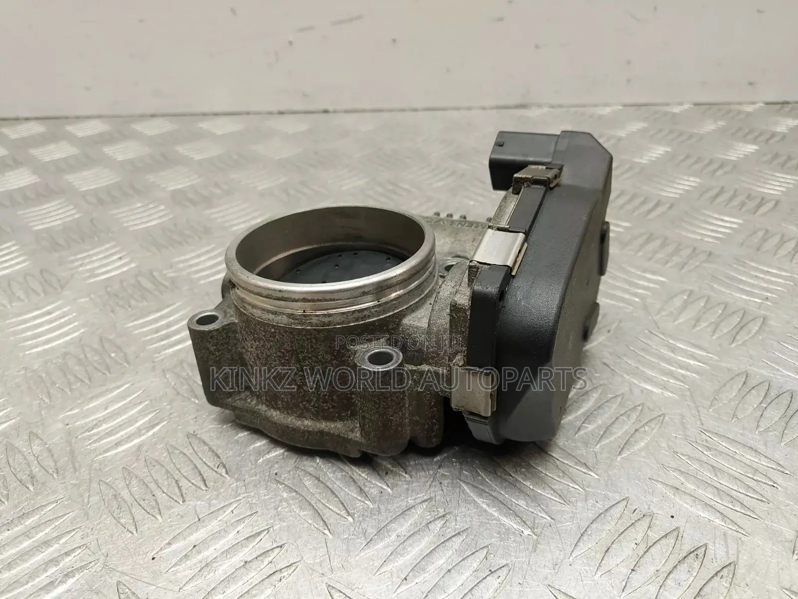 Genuine BMW E87 E90 E60 N43 Throttle Body 7561066