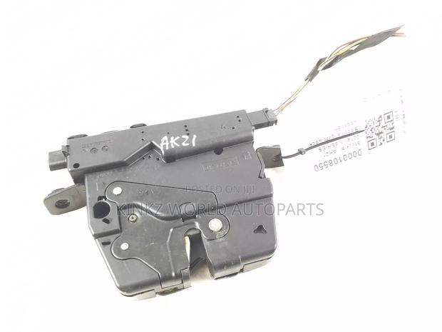 BMW 5 Series Tailgate Boot Lock Catch Latch 918064 F10 - main view