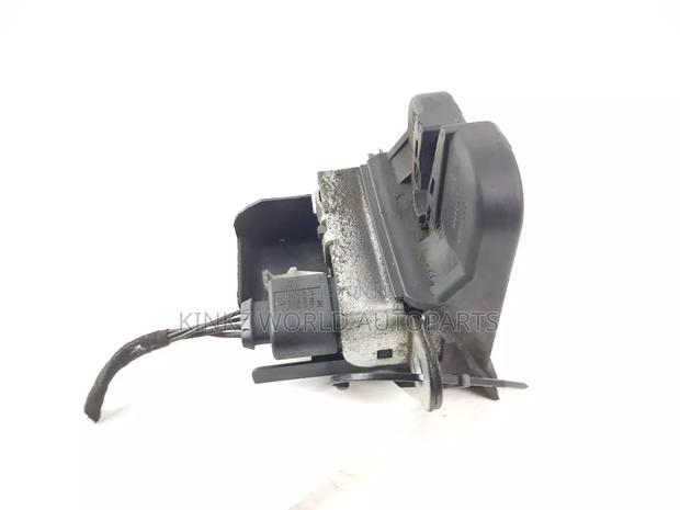 Volkswagen Polo Tailgate Boot Lock 6R0827505B Mk5 09 - 2017