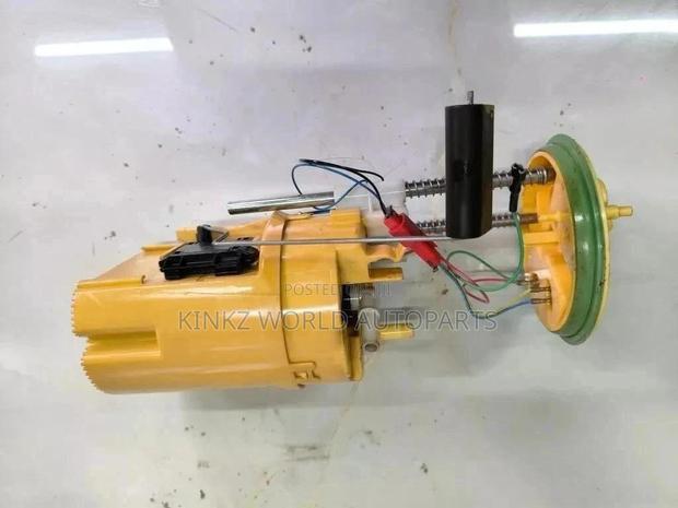 BMW X5 Series E70 E71 in Tank Fuel Pump Sender Unit 7164315 - main view