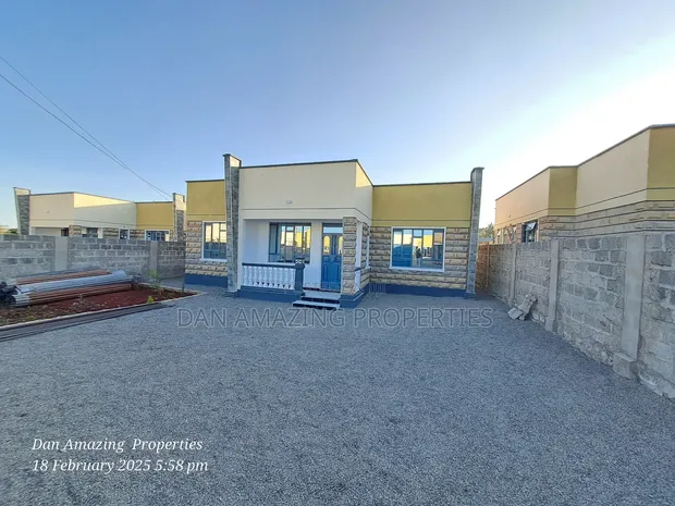 4bdrm Bungalow in Arap Moi, Nkoroi for sale