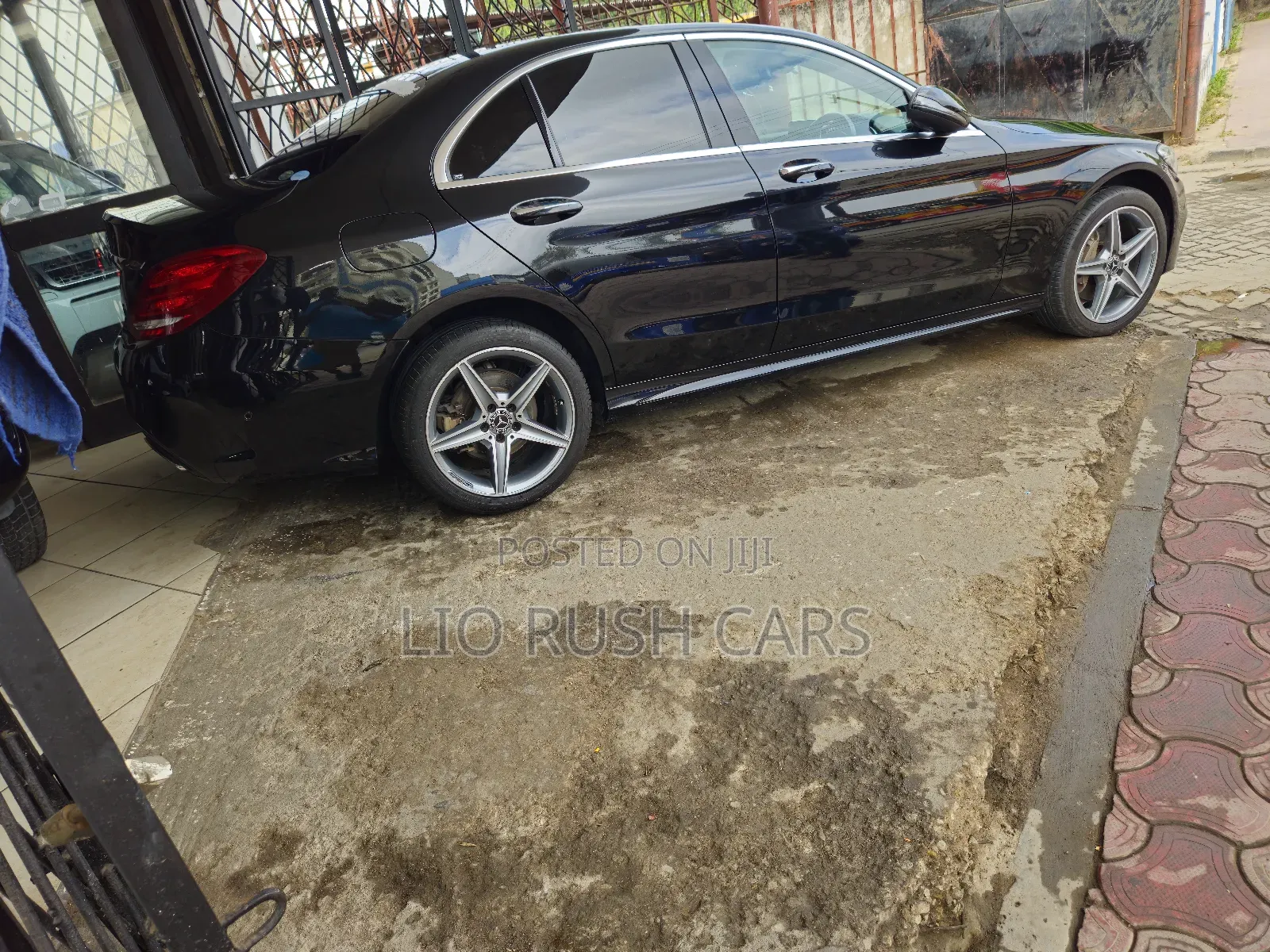 Mercedes-Benz C200 2018 Black