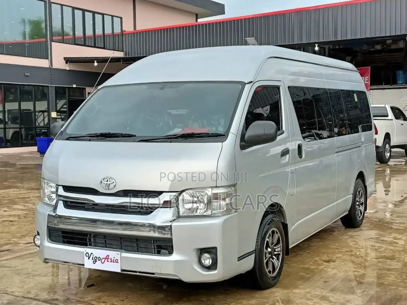 Toyota HiAce 2018 Silver