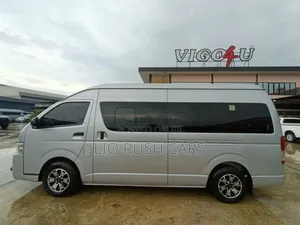 Toyota HiAce 2018 Silver