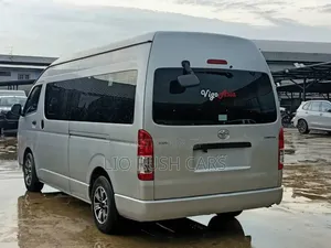 Toyota HiAce 2018 Silver