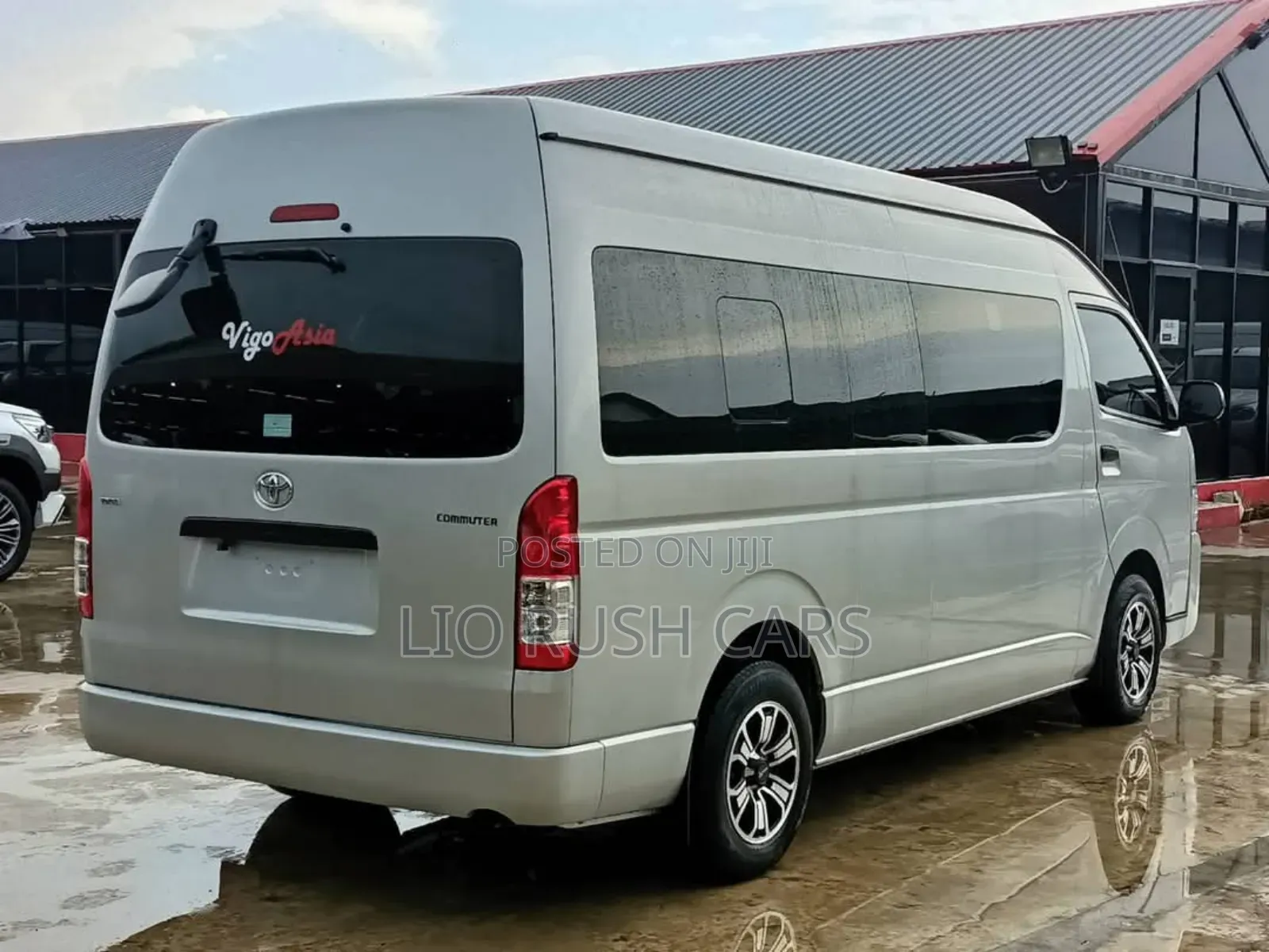 Toyota HiAce 2018 Silver