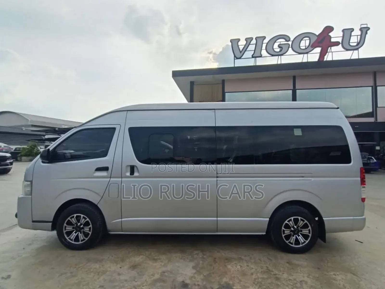 Toyota HiAce 2018 Silver
