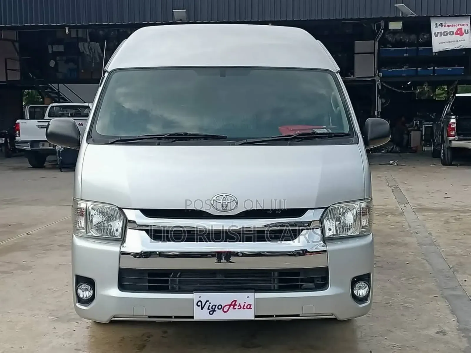 Toyota HiAce 2018 Silver