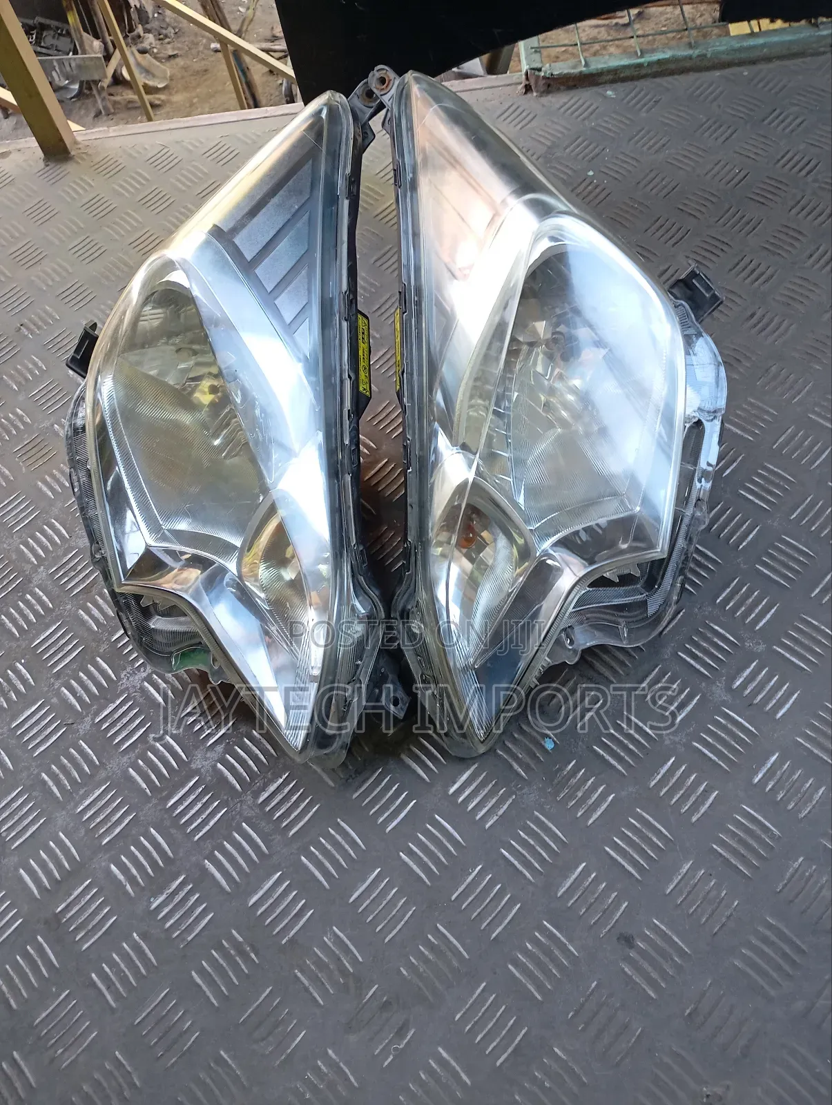 Ractis 2017 Headlight Xenon