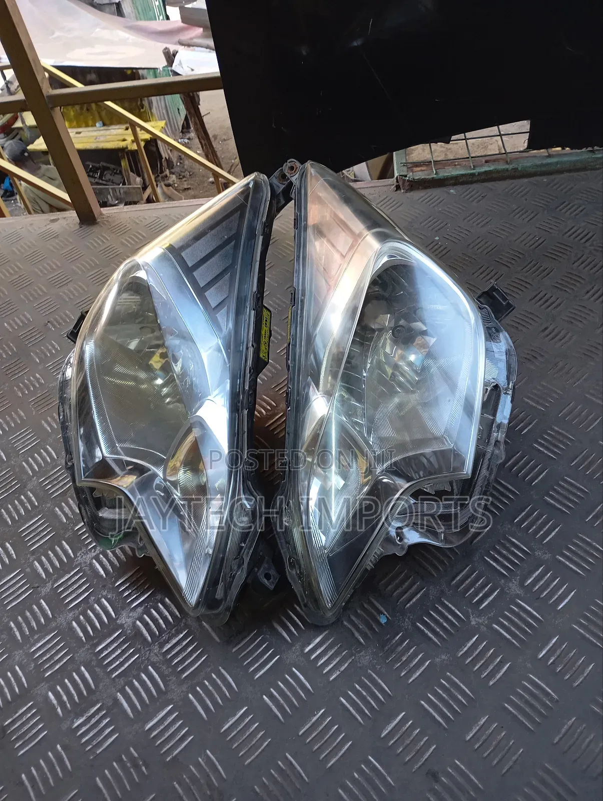 Ractis 2017 Headlight Xenon