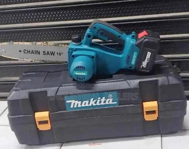 The Quality 10" Cordless Makita Chainsaw