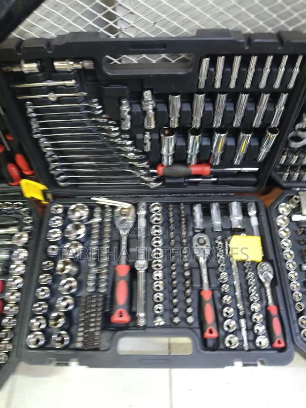 Chrome Vanadium Socket Wrench - main view