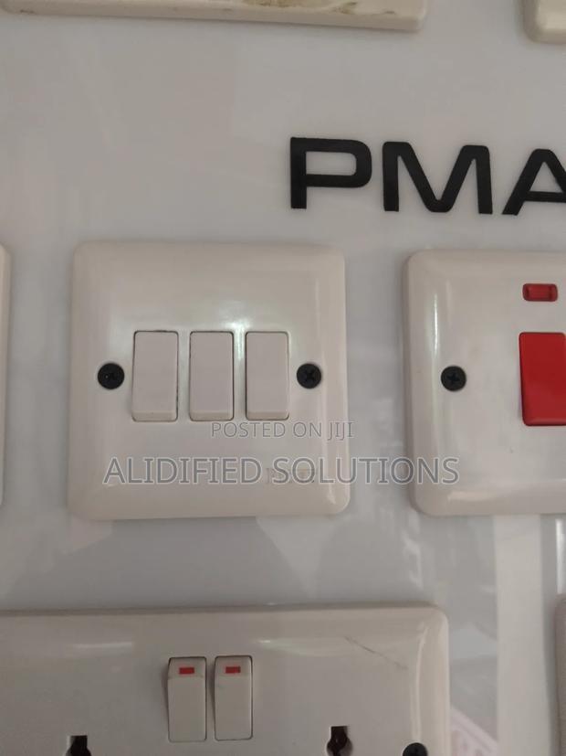 3gang Switch<>Powermax White Range - thumbnail 2