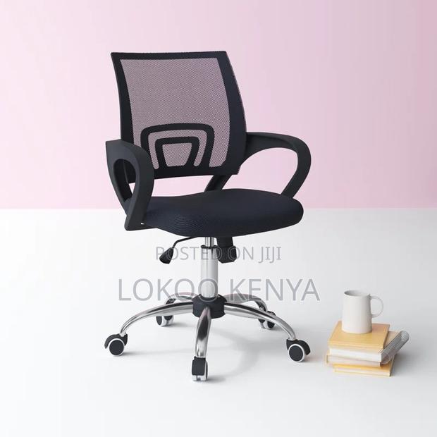 Office Chair: Mid-Back Clerical Office Computer Chair