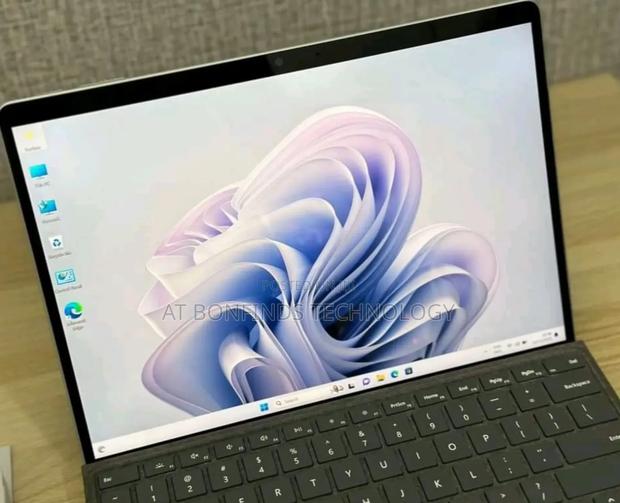 New Laptop Microsoft Surface Pro 9 16GB Intel SSD 512GB - main view