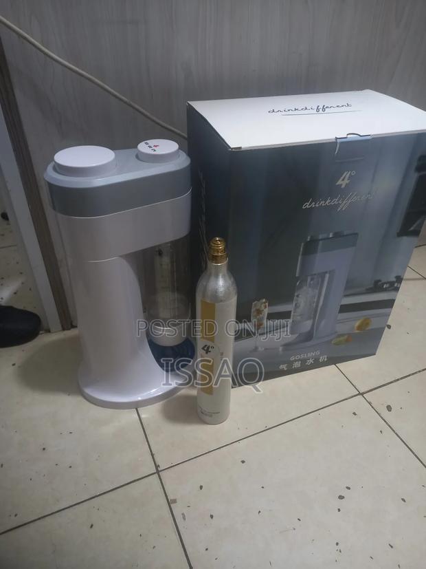 Sparkling Water Maker - thumbnail 3