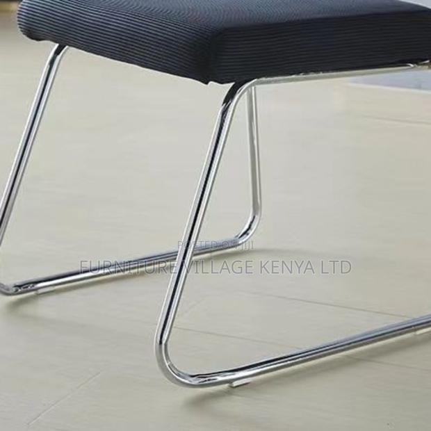 Ergonomic Office Desk Chairs - thumbnail 3