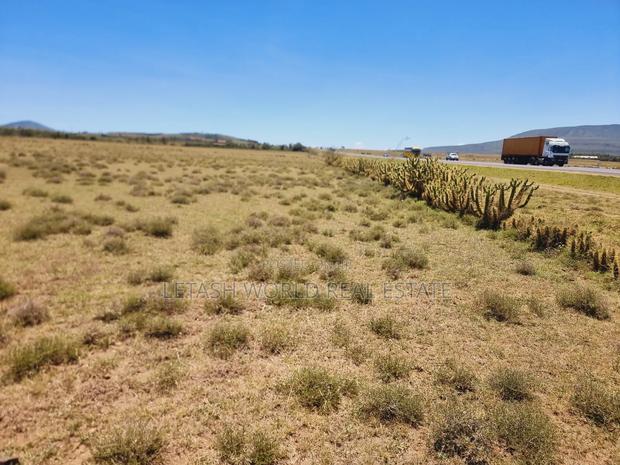Get 1 Acre of Land That's Touching Tarmac for Just 6.5m - thumbnail 3